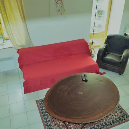 לינה וארוחת בוקר La Villa Roumegous *
